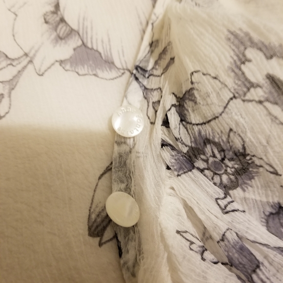 Elegant and feminine blouse by Anne Fontaine - Picture 3 of 7